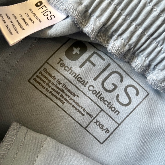 Figs Scrub Set - Picture 4 of 5